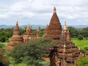 Исторически Забележителности - Снимка Будистките храмове Баган в Индия