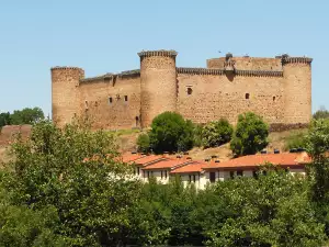 Средновековни замъци и крепости - Снимка Замъкът Ел Барко в Испания