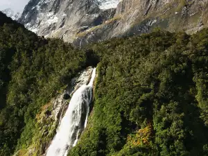 Най-красивите водопади в света - Снимка Bowen Falls в Нова Зеландия