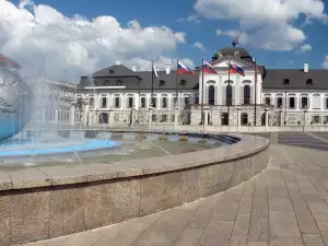 Най-красивите дворци в света - Снимка Братиславският дворец