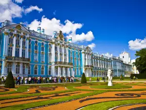 Най-красивите дворци в света - Снимка Екатеринският дворец до Санкт Петербург