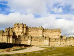 Средновековни замъци и крепости - Снимка Замъкът Кока