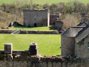 Средновековни замъци и крепости - Снимка Шотландският Замък Craignethan