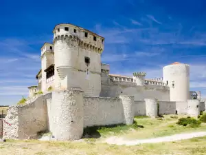 Средновековни замъци и крепости - Снимка Замъкът Cuéllar в Сеговия, Испания