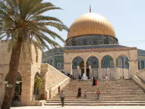 Романтични градове - Снимка Църквата в Йерусалим