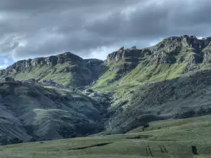 Природни Забележителности - Снимка Планината Дракенсберг