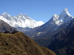 Най-красивите планини в света - Снимка Еверест от Непал