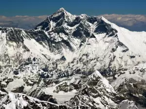 Най-красивите планини в света - Снимка Изглед на Еверест