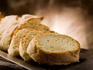 Storing bread