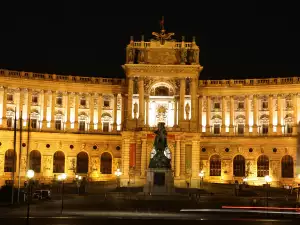 Най-красивите дворци в света - Снимка Дворецът Хофбург във Виена