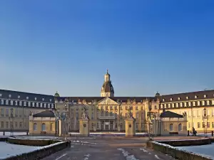 Най-красивите дворци в света - Снимка Дворецът в Карлсруе