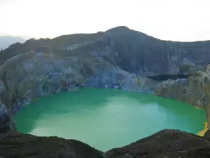 Най-красивите езера по света - Снимка Келимуту в Индонезия