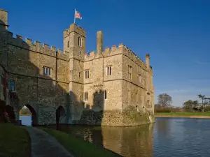 Средновековни замъци и крепости - Снимка Замъкът Лийдс в Англия