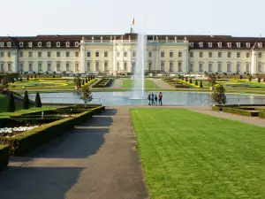 Най-красивите дворци в света - Снимка Дворецът Лудвигсбург до Щутгарт