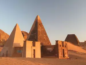Miroe Pyramids