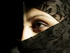 Какво се крие зад хиджаба: Истината за живота на арабките