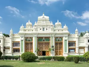Най-красивите дворци в света - Снимка Майсорския дворец в Индия
