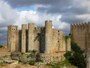 Средновековни замъци и крепости - Снимка Замъкът Обидос в Португалия