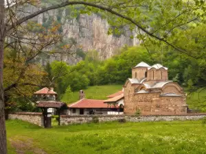 Най-красивите манастири по света - Снимка Ортодокски манастир в Сърбия