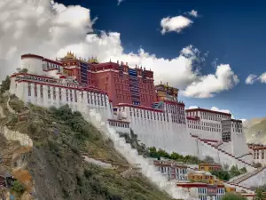 Исторически Забележителности - Снимка Дворецът Потала в Тибет