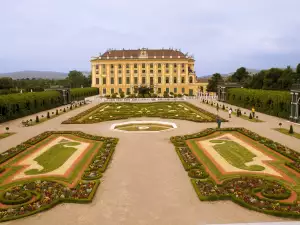 Най-красивите дворци в света - Снимка Шонбрун във Виена