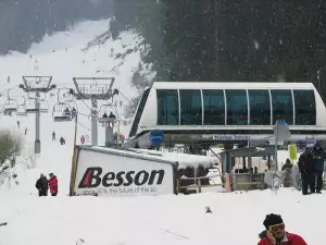 Банско Ски Зона - Снимка Обилен снеговалеж и лифта на Тодорка