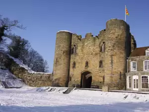 Средновековни замъци и крепости - Снимка Замъкът Тонбридж