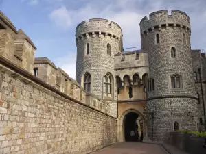Средновековни замъци и крепости - Снимка Английският Уиндзор