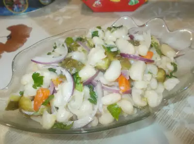 Салат с квашеной капустой и солеными огурцами - рецепты с фото