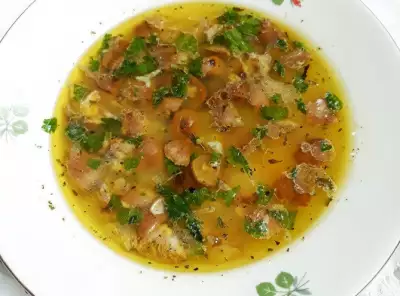 Грибной суп с опятами на мясном бульоне
