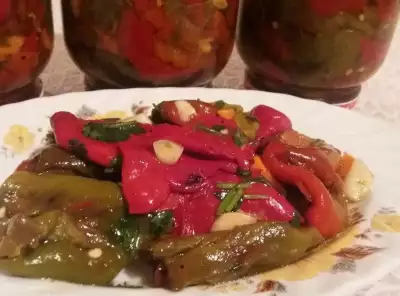 Салат из сладкого перца и помидоров на зиму