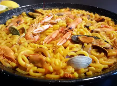 Seafood fideuà recipe