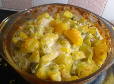 Нежный картофель запеченый в сливках под сыром – пошаговый рецепт приготовления с фото