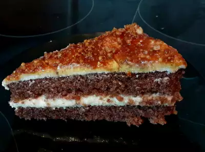 Быстрый шоколадный торт с орехами и шоколадной глазурью