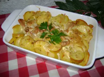 Картофельная запеканка с курицей — рецепты с пошаговыми фото и видео