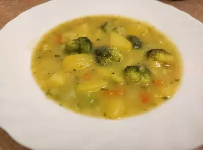 Рецепт: Куриный суп по-деревенски | Быстрый и очень вкусный бабушкин супчик: с плавленным сыром