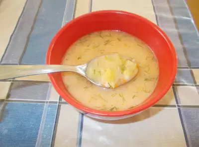 Суп-пюре из кабачка на курином бульоне с рисом