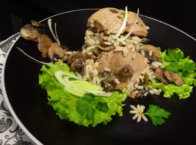 Ароматная свинина с шампиньонами на сковороде – пошаговый рецепт приготовления с фото