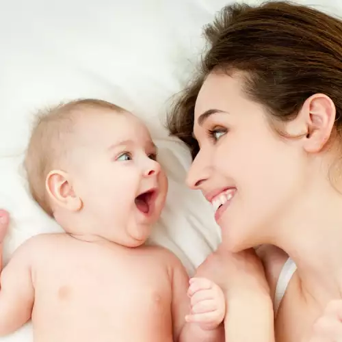 Майчинската любов към бебето му помага в живота