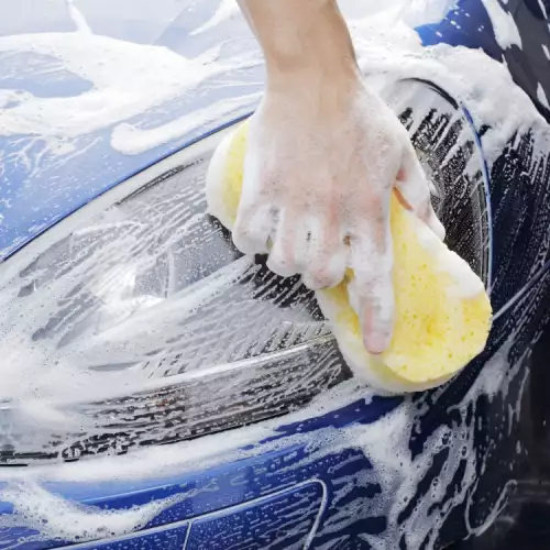 Как да измием колата бързо и евтино