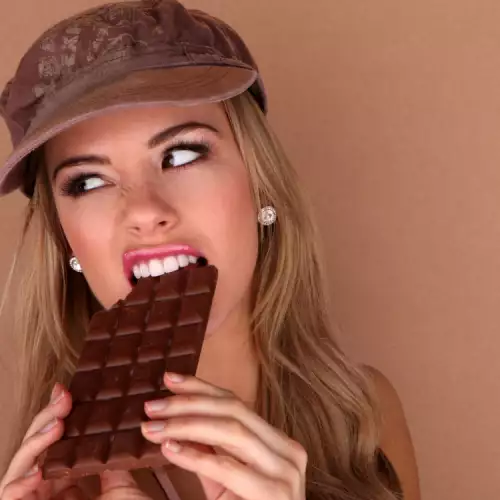 With a Chocolate Diet You Lose a Kilo a Day