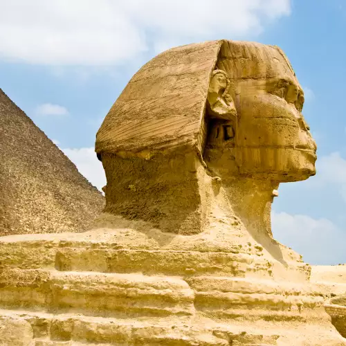 Пирамидите в Гиза и Сфинксът