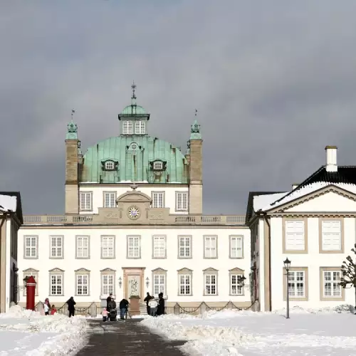 Дворецът Фреденсборг