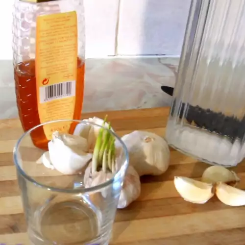 Garlic and Water - Your Salvation From A Bunch Of Diseases!