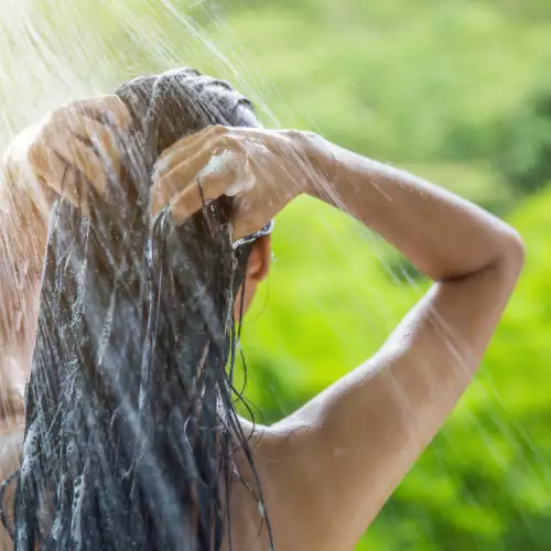 Кога е полезно да измием косата без шампоан?