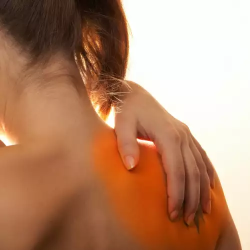 Синдром на замръзналото рамо - какво представлява?