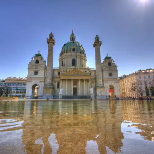 Църквата Свети Карл във Виена