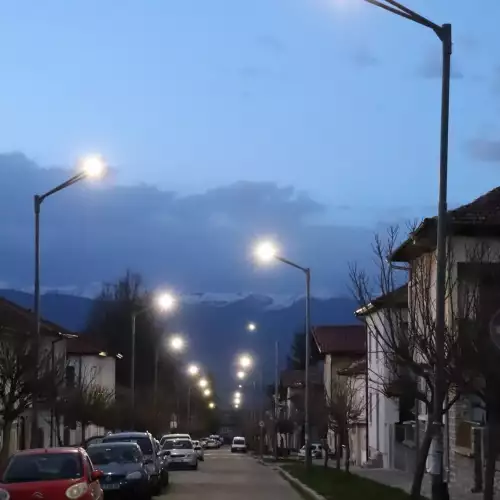 Улиците на Банско светят с LED осветление от ново поколение