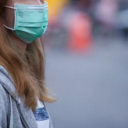 Ще ви предпази ли от коронавирус носенето на маска?