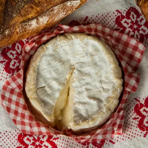 Neufchâtel Cheese - How to Serve it